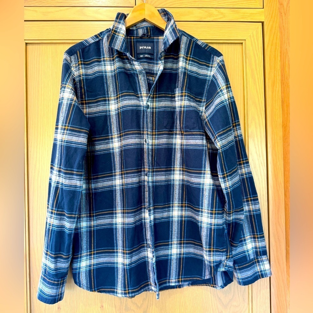 Prana Men's Navy and White Plaid Shirt Flannel Casual / Medium